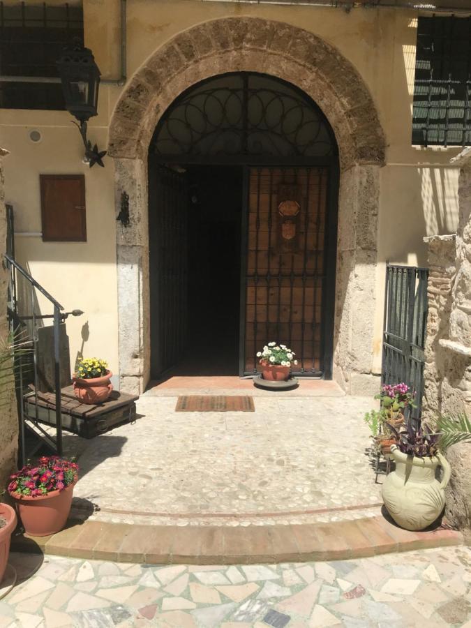 סורה Le Prigioni Del Palazzo B&B מראה חיצוני תמונה