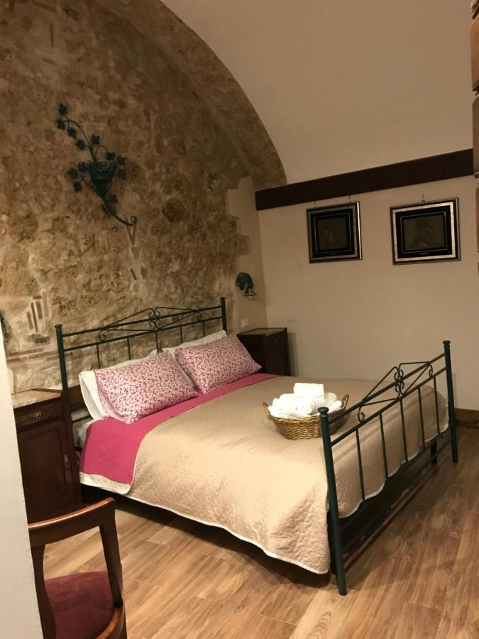 סורה Le Prigioni Del Palazzo B&B מראה חיצוני תמונה